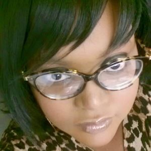 Meet your Posher, Crystal